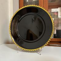 Assiettes en plastique acrylique élégantes en gros, disponibles en noir, argent, or rose et or, parfaites pour les ensembles de vaisselle de mariage