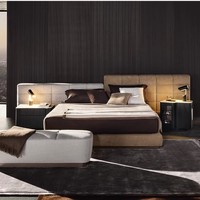 Lit plat Lawrence de grande taille, style italien minimaliste, avec cadre en bois doux et tissu mat, design moderne inspiré du lit en bloc de tofu