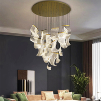 Lustre en cristal doré de luxe postmoderne personnalisé, luminaire suspendu contemporain à LED à hauteur réglable pour hall d'hôtel, villa