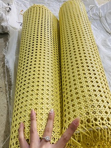 Rollo de Malla Plástica Amarilla Resistente, Ajustable, Impermeable, Ecológica, de Alta Tenacidad, Reutilizable, Tipo Ratán Sintético - Product Image 2