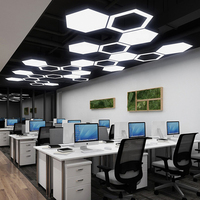 Precio de fábrica superventas hexágono negro luz Led Panel techo luces de trabajo para garaje 2433mm * 4840mm hexágono 165cm Etl