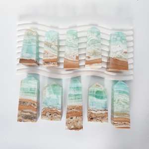 Venta al por mayor de cristales pulidos de grado B natural CrystalHola, tipo Caribbean Square Point, de 50-200g, para Sanación Espiritual Navideña - Product Image 5