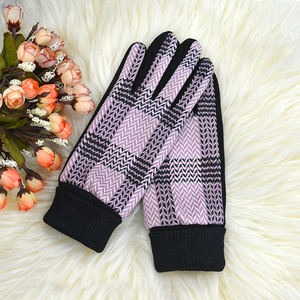 Gants d'hiver chauds en gros pour femmes, élégants, en tweed à carreaux, avec revers en fausse fourrure, compatibles écran tactile, pour la conduite, personnalisables pour votre marque - Product Image 6