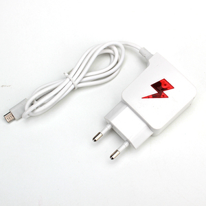Adaptador de Viaje Duradero con 2 Puertos USB, Cargador Automático para Teléfono Móvil con Cable Micro USB V8 y Luz LED Intermitente - Product Image 4