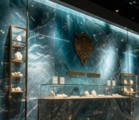 Vitrine d'exposition de sacs de luxe personnalisable avec éclairage LED, cadre en bois, parois en verre, vitrine îlot pour centres commerciaux - Durable et facile à nettoyer