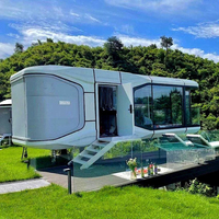 Capsule de vie préfabriquée 40HQ entièrement meublée, système solaire tout-en-un 8kW avec batterie LiFePO4 hors réseau