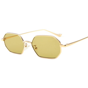 Gafas de Sol Metálicas Cuadradas Pequeñas Estilo Europeo Americano, Montura Dorada, Protección UV400, Unisex, para Uso en Exteriores - Product Image 5