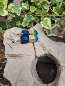 Pendientes Elegantes de Resina y Madera, Joyería Ecológica, Duradera y Hecha a Mano, Perfecta para Uso Diario, Eventos Especiales o Casual - Product Image 4