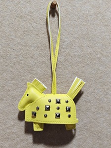 Porte-clés personnalisé Cheval de guerre en cuir PU, pendentif de sac Poney, porte-clés de voiture, porte-clés Cheval de guerre style punk à rivets - Product Image 4