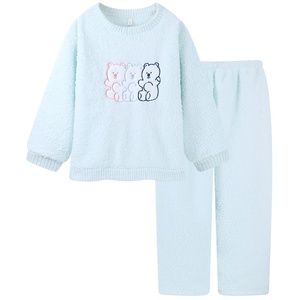 Pigiama Invernale in Pile di Poliestere a Maniche Lunghe con <span class=keywords><strong>Tre</strong></span> Orsetti, Set Comodo e Casual da Casa per Donne - Product Image 1