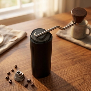 เครื่องบดกาแฟแบบพกพาขนาด 25 กรัม สแตนเลสสตีล CNC บาร์ร์อะลูมิเนียมอัลลอยด์ ปรับระดับได้ด้วยมือ - Product Image 1