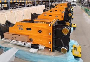 Marteau hydraulique latéral neuf pour SB81A, pour engins de construction et minières, avec moteur, pompe, burin, marteau, boîte de vitesses, 18-26 tonnes - Product Image 3