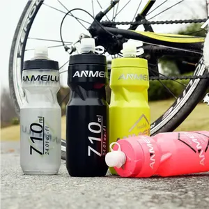 Sans BPA 24oz Bouteille de vélo en plastique Squeeze Sports Bouteilles d'eau Cages Cyclisme Vélo Bouteille d'eau en gros