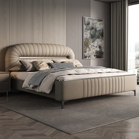 Cadre de lit moderne de luxe en cuir véritable avec tête de lit plissée design, lit double rembourré pour mobilier de chambre principale haut de gamme