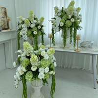 Ensemble de 3 Arrangements Floraux de Luxe Blancs, Verts, Roses et Orchidées de 60 cm pour la Décoration de Piliers de Mariage et les Centres de Table de Réception