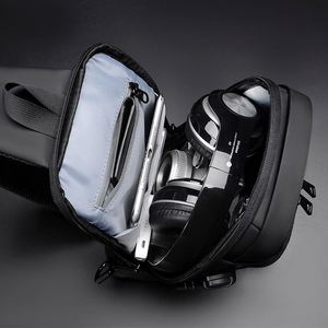 Bolsa de Pecho Impermeable de Viaje para Hombre, con Carga USB, Bandolera Cruzada con Cierre, en Oferta - Product Image 5