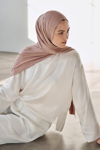Großhandel Hochwertiges Jersey Stretchy Hijab Large Plain Maxi Schal Schal für Damen Sacrf <span class=keywords><strong>Long</strong></span> <span class=keywords><strong>Wrap</strong></span> HeadScarf - Product Image 3