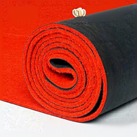 Roter Maschinengefertigter Polyester-Teppichläufer Dekorativer Laufsteg-Teppich für Hochzeiten Events Innen- und Außenbereich Partys Rutschfeste Gummiunterlage