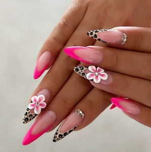 Tiktok Venta al por mayor Prensa personalizada en las uñas Bailarina Medio Ataúd Corazón Perla Punta francesa Uñas Manicura Abs Stick en las uñas - Product Image 5