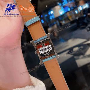 Reloj de Mujer de Diseño de Alta Gama H Brand 2025, Analógico, con Cristal de Zafiro Cuadrado, Correa de Cuero Italiano y Movimiento de Cuarzo - Product Image 3