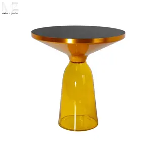 Sebastian Herkner estilo transparente tinted vidro colorido moldura de latão dourado sino mesa de café mesa lateral