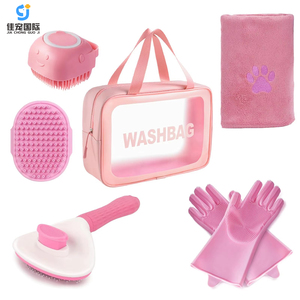 Kit de Baño para Perros 6 en 1 de Silicona y Plástico con Cepillo para Perros, Cepillo para Champú, Peine para Eliminar Pelo de Mascotas, Guantes de Lavado y Toalla - Product Image 1