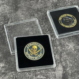 Pièce de monnaie commémorative sur le thème <span class=keywords><strong>des</strong></span> pirates <span class=keywords><strong>des</strong></span> Caraïbes, Perle Noire et Crâne et épées croisées, objet de collection transfrontalier avec étui - Product Image 1