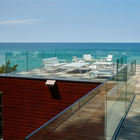 Système de garde-corps extérieur en aluminium et verre trempé avec design de garde-corps de terrasse en U, style contemporain, garantie de 3 ans