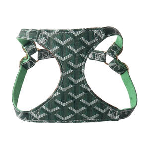 Großhandel Luxus verstellbare PU Leder Hunde geschirr und Leine Set Niet dekoriert Druck Designer Leine - Product Image 3