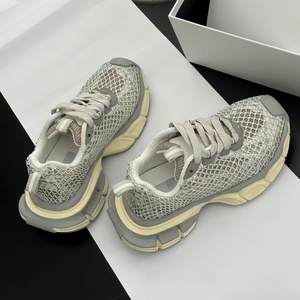 Chaussures de sport décontractées de luxe pour hommes et femmes, baskets de haute qualité, respirantes, style décontracté pour la marche - Product Image 2