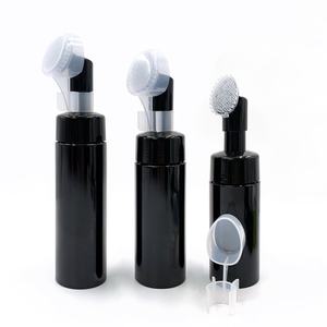 Bouteille à pompe moussante noire et blanche 100ml 120ml 150ml 200ml avec tête de brosses en silicone, distributeur de savon cosmétique en PET - Product Image 2