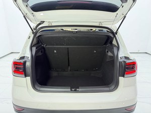 <span class=keywords><strong>VW</strong></span> <span class=keywords><strong>T</strong></span>-<span class=keywords><strong>Cross</strong></span> 280TSI DSG SUV 1.4T Automatique Euro VI <span class=keywords><strong>2022</strong></span>, Conduite à Gauche, Intérieur Cuir Foncé, Caméra Arrière, Véhicule d'Occasion - Product Image 6