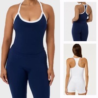 Ensemble de yoga 3 pièces YIYI Color Block Racer Back avec gilet rembourré, leggings de compression taille haute et shorts de sport pour filles