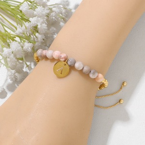 Bracelet en perles de pierre zèbre rose avec pendentif lettre anglaise en <span class=keywords><strong>hématite</strong></span> dorée, chaîne réglable en acier inoxydable - Product Image 4