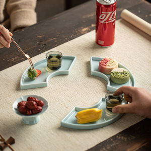 Plato de cerámica estilo chino para repostería, bandeja redonda de porcelana para frutas y aperitivos, para uso en fiestas en casa. - Product Image 2