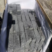 Vente en gros de cubes de granit noir pur pavé divisé pour allée moderne Solution de conception moderne