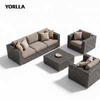 Ensemble de conversation de luxe pour patio de resort, moderne et minimaliste, en résine tressée résistante aux intempéries, avec canapé à assise profonde