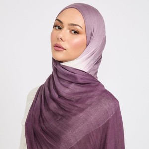 Vente en gros foulards Hijab doux modal imprimé Ombre ethnique Bandanas motif solide musulman femmes châle Design personnalisé quatre saisons - Product Image 3