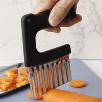 Roestvrijstalen frietmes, aardappelsnijder met plastic handvat, groentesnijder voor thuiskeuken, vaatwasmachinebestendig