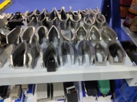 Pièces détachées pour machines à talonner les chaussures, pour toutes les marques de machines, destinées aux usines de chaussures