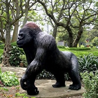 Ensemble de sculptures de gorilles grandeur nature personnalisées, statues de singes réalistes en résine pour la décoration de jardins et de zoos en extérieur