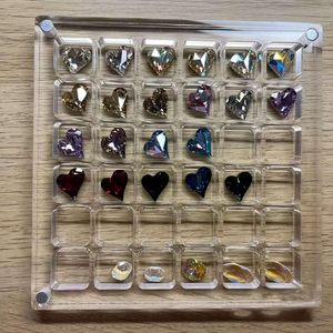 Moderne 36 Gitter Acryl Magnetic Sea shell Display Organizer Großhandel für Diamant Edelstein Perlen