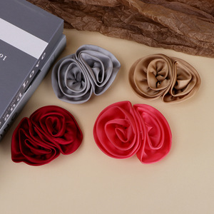 Accessoires pour cheveux en forme de rose en satin faits à la main, décoration de vêtements, coiffe de mariage, origine Jinhua, automne 2025 - Product Image 2