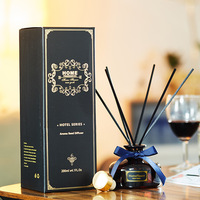 Diffuseur d'ambiance de luxe OEM pour la maison, aromathérapie longue durée 60-90 jours, bouteille en verre à étiquette privée, parfum en bâtonnets
