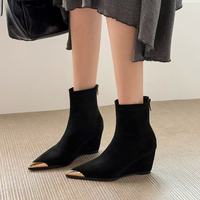 Sepatu Bootie Kulit Sapi Model Wedge Heel Ujung Runcing untuk Musim Gugur