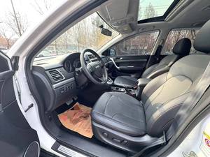 Haval H6 Sport 1.5T Automatique 2017, Badge Bleu, Moteur Fiable, Technologie Pratique, Faible Coût d'Entretien, Voiture Familiale Idéale - Product Image 5