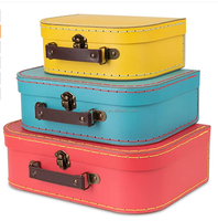 Emballage en papier rigide, Logo personnalisé de luxe, avec poignée, pour vêtements, coffret cadeau pour bébé, 50 pièces