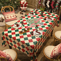 Nappe rectangulaire de Noël pliable et personnalisable en polyester imperméable à motif flocon de neige à carreaux rouges et verts pour les dîners de fête