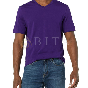 T-shirts pour hommes légers et à séchage rapide, col en V, personnalisables, nouveau design, couleur unie, en gros, pour la vente chaude, vêtements d'été pour hommes - Product Image 6