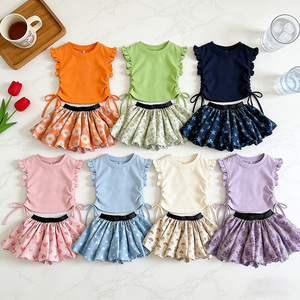 Nuovo Arrivo: Set Moda per Bambine con <span class=keywords><strong>T</strong></span>-<span class=keywords><strong>Shirt</strong></span> e Gonna a Balze, Motivo Floreale Fresco, Completo Casual Dolce e Grazioso in 2 Pezzi per Bambine - Product Image 1